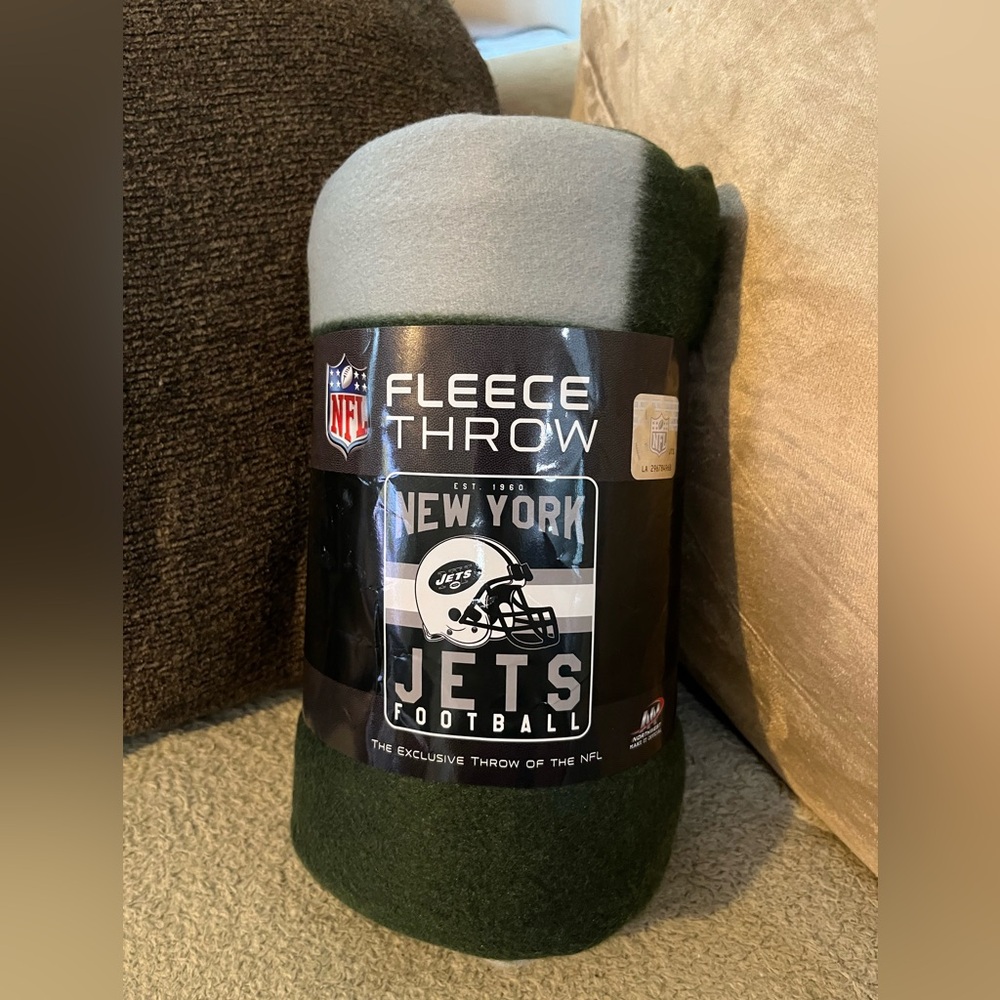 NFL New York Jets Football Fleece Throw 50 x 60-inches Northwest NEW